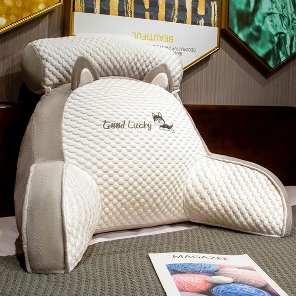 Подушка-спинка PILLOW-07 для дивана бело-серая &bull; Мягкая ортопедическая подушка PILLOW-07 для чтения и поддержки спины 60&times;40 см бело-серая 58576 фото